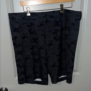 Greg Norman Collection Men's Black Camo Flat Front Shorts